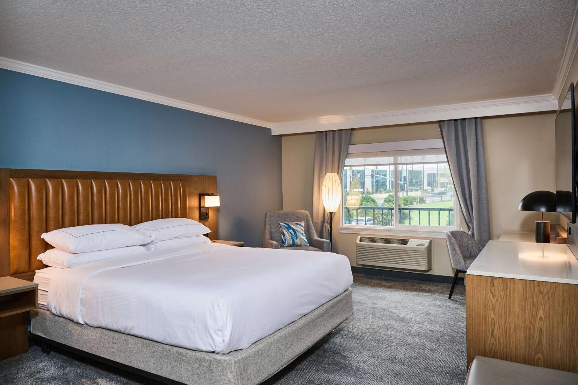 Doubletree By Hilton Chatsworth 로스앤젤레스 외부 사진