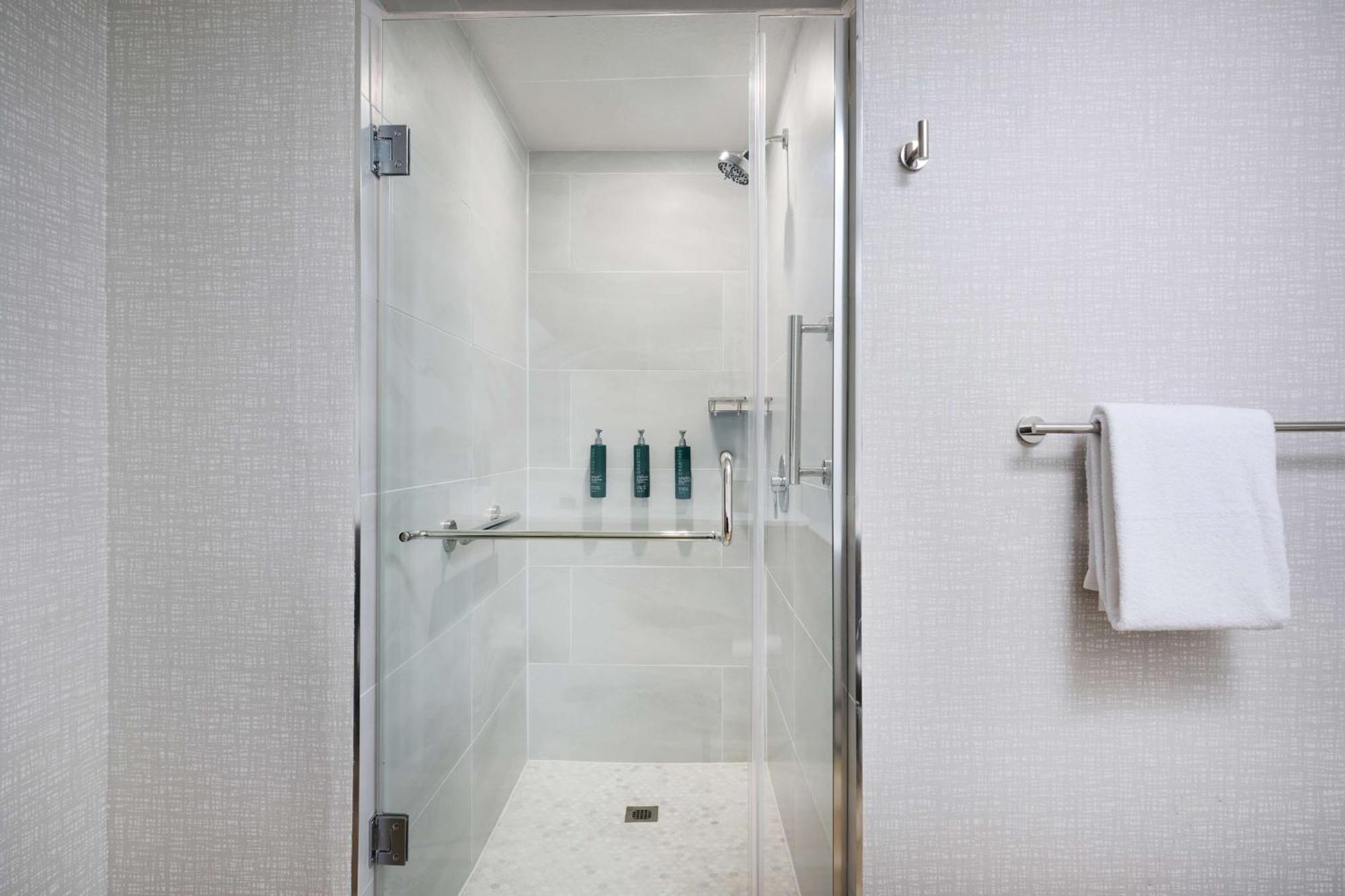 Doubletree By Hilton Chatsworth 로스앤젤레스 외부 사진