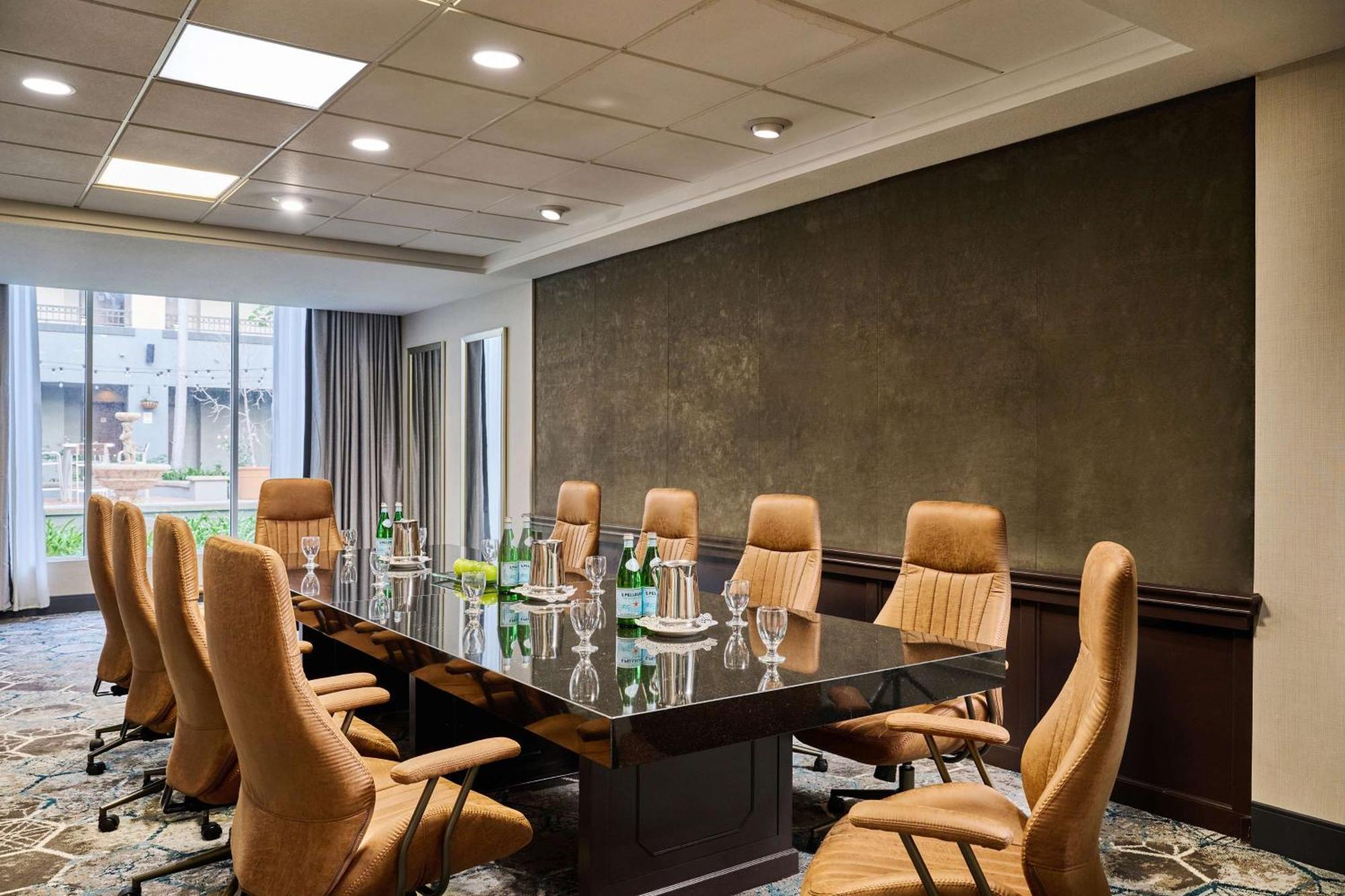 Doubletree By Hilton Chatsworth 로스앤젤레스 외부 사진